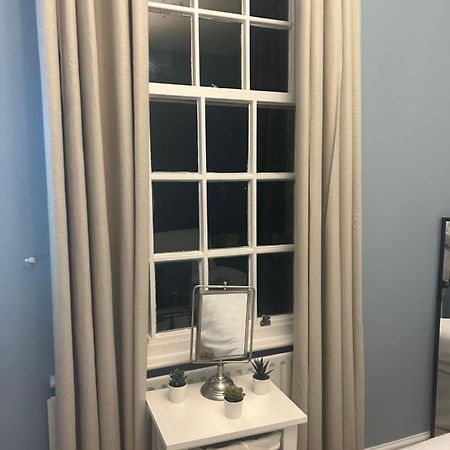 Choristers Mews: Luxury Cottage A Stones Throw From The Cathedral! 林肯 外观 照片