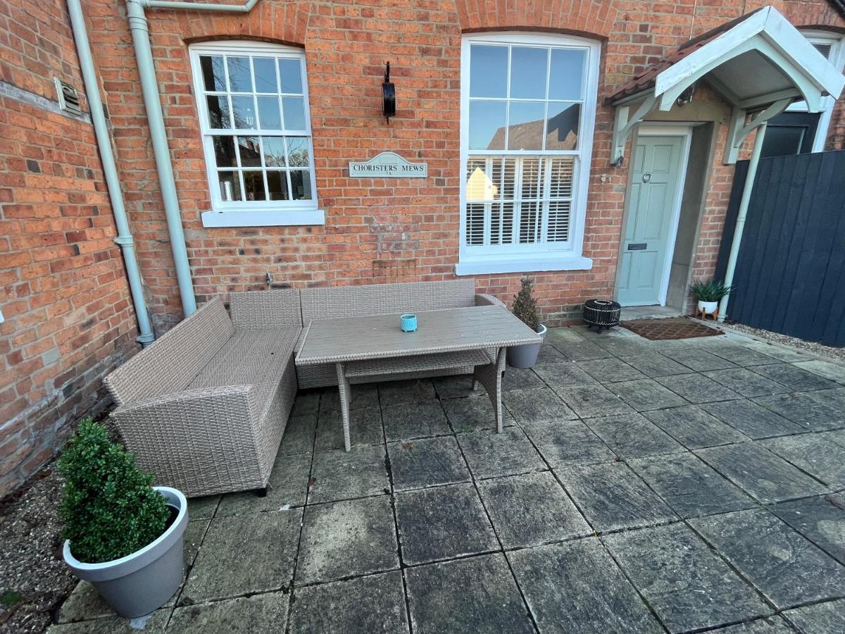 Choristers Mews: Luxury Cottage A Stones Throw From The Cathedral! 林肯 外观 照片