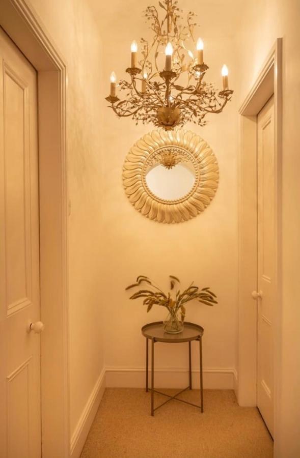 Choristers Mews: Luxury Cottage A Stones Throw From The Cathedral! 林肯 外观 照片
