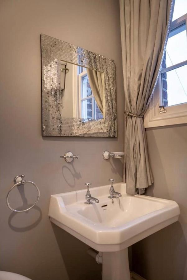 Choristers Mews: Luxury Cottage A Stones Throw From The Cathedral! 林肯 外观 照片
