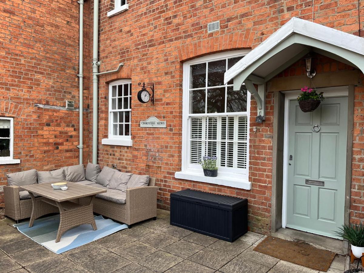 Choristers Mews: Luxury Cottage A Stones Throw From The Cathedral! 林肯 外观 照片