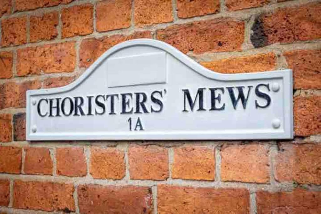 Choristers Mews: Luxury Cottage A Stones Throw From The Cathedral! 林肯 外观 照片