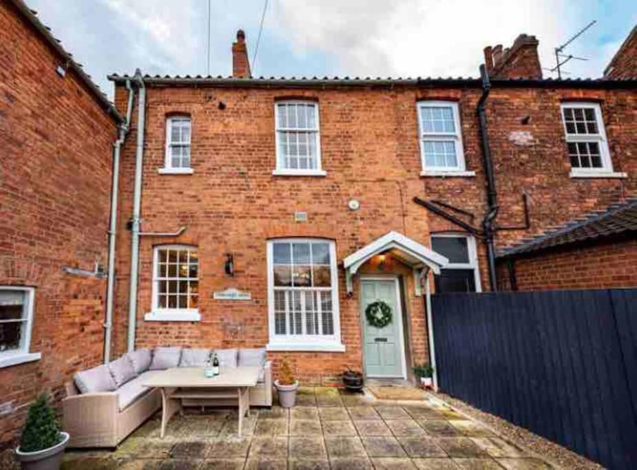 Choristers Mews: Luxury Cottage A Stones Throw From The Cathedral! 林肯 外观 照片