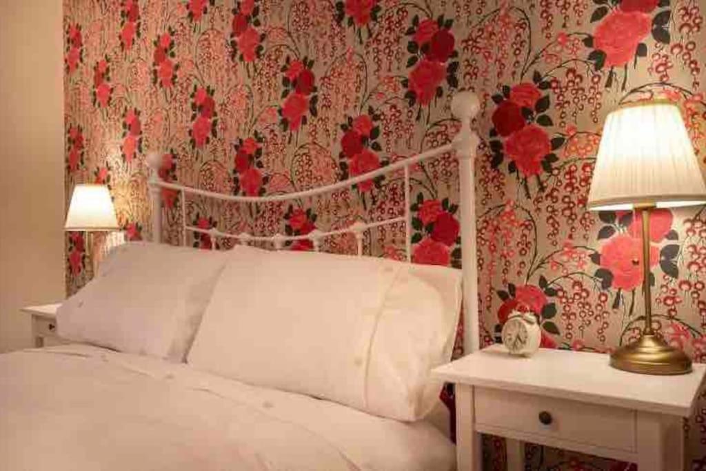 Choristers Mews: Luxury Cottage A Stones Throw From The Cathedral! 林肯 外观 照片