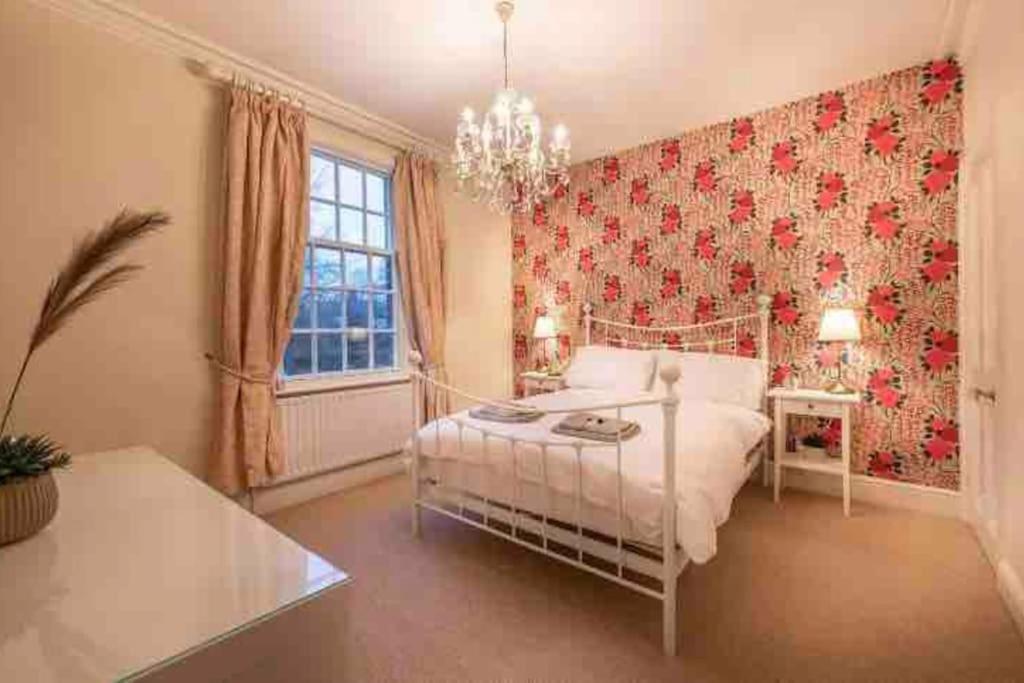 Choristers Mews: Luxury Cottage A Stones Throw From The Cathedral! 林肯 外观 照片