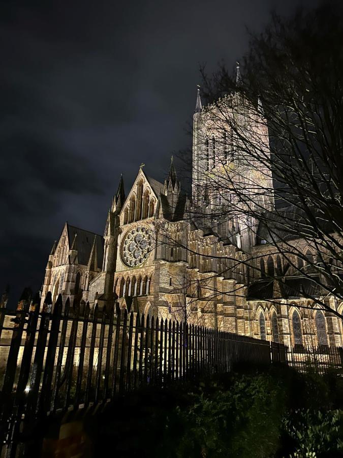 Choristers Mews: Luxury Cottage A Stones Throw From The Cathedral! 林肯 外观 照片