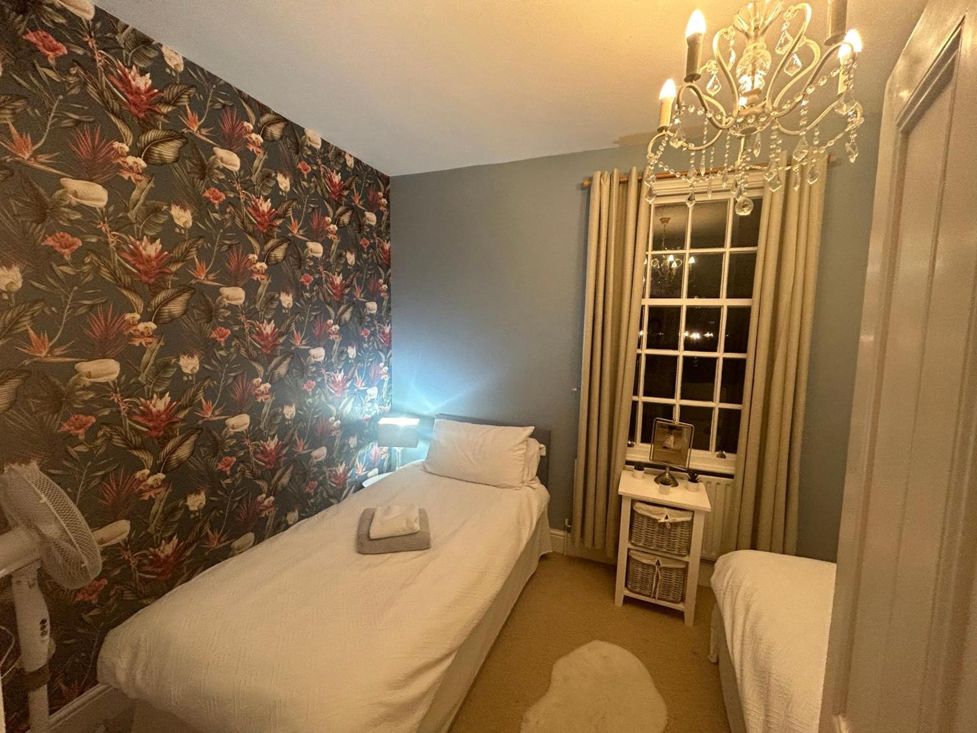 Choristers Mews: Luxury Cottage A Stones Throw From The Cathedral! 林肯 外观 照片